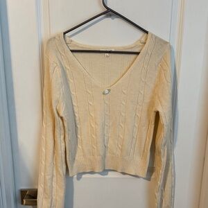 Elegant Cable Knit V-Neck Sweater in Cream